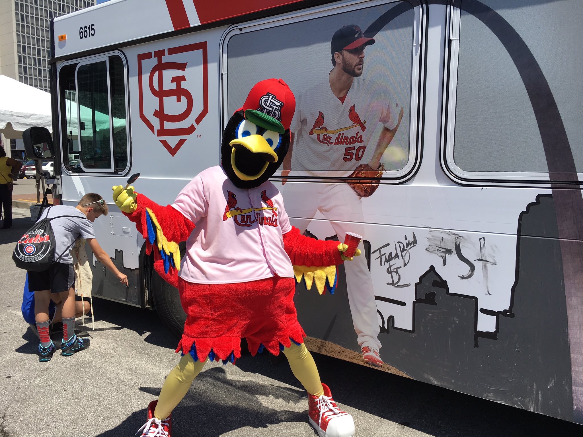 Metro, St. Louis Cardinals Team Up to Paint Bus at Busch Stadium