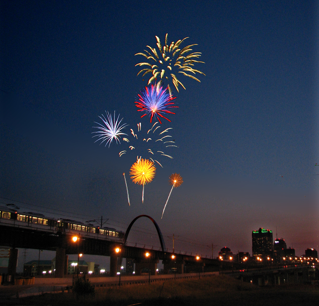 Ride Metro Transit to 4th of July Weekend Parade & Fireworks in