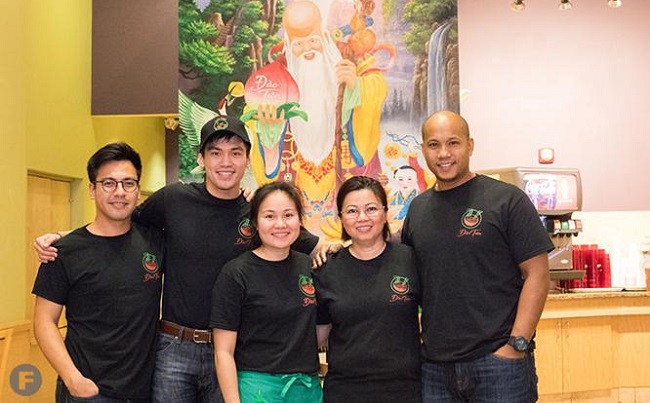 Photo of the family that owns Dao Tien restaurant